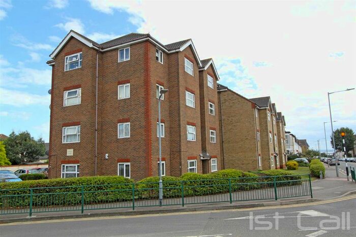 2 Bedroom Flat To Rent In Southchurch Avenue, Southend-On-Sea, SS1