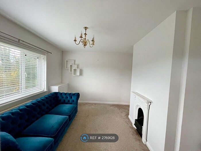 3 Bedroom Semi Detached House To Rent In Stonehouse Lane, Quinton, Birmingham, B32