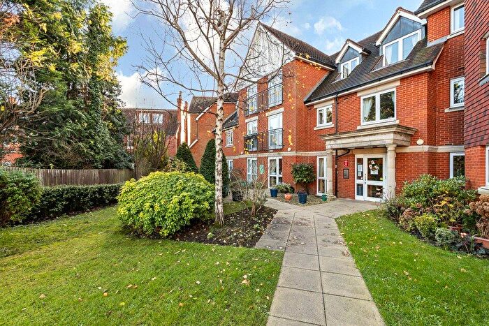 1 Bedroom Apartment For Sale In Linkfield Lane, Redhill, Surrey, RH1