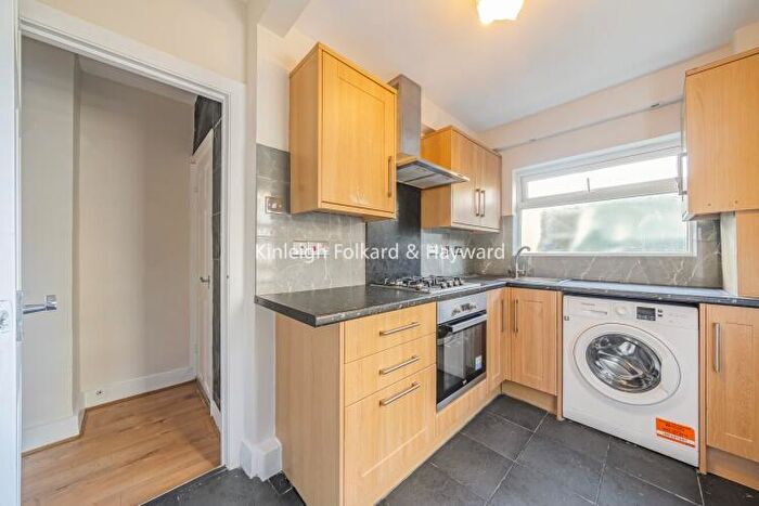 2 Bedroom Flat To Rent In Bruce Road Mitcham, CR4