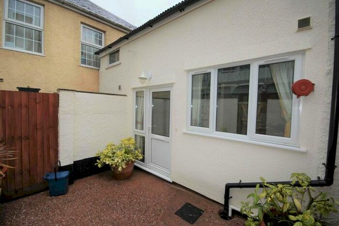 1 Bedroom Flat To Rent In Fore Street, Cullompton, Devon, EX15