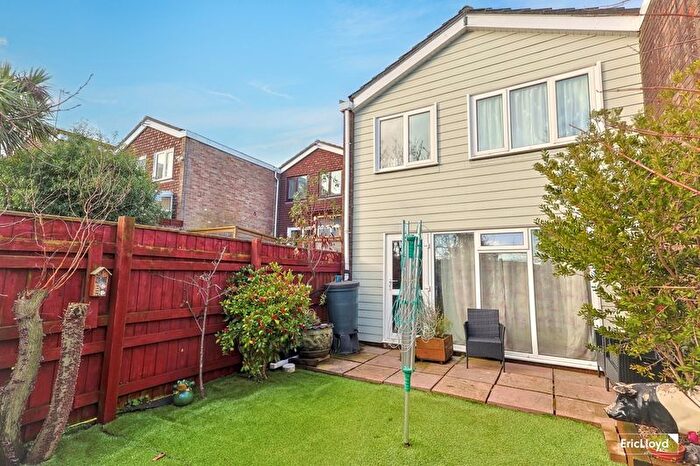 3 Bedroom Mews For Sale In Cumber Drive, Brixham, TQ5