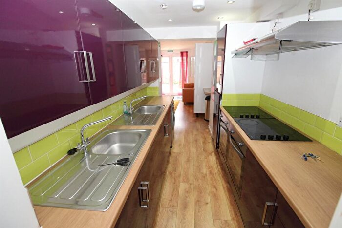 6 Bedroom Private Halls To Rent In Maindy Road, Cathays, Cardiff, CF24