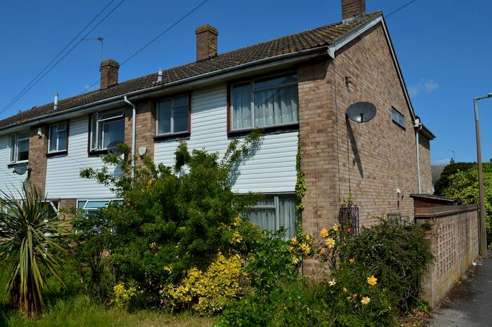 4 Bedroom End Of Terrace House To Rent In Magnum Close, Rainham, RM13