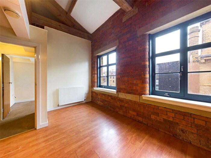 2 Bedroom Apartment To Rent In City Mills, - Mill Street, Bradford, West Yorkshire, BD1