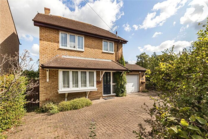 3 Bedroom Detached House For Sale In Cray Road, Crockenhill, Kent, BR8