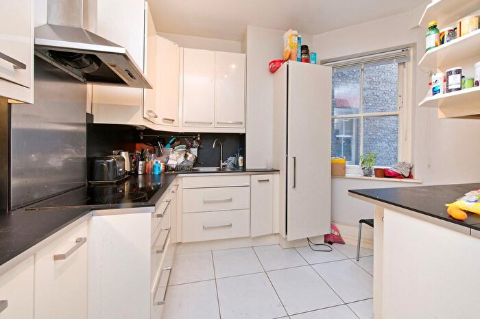5 Bedroom Flat To Rent In Kensington Hall Gardens, West Kensington, London, W14