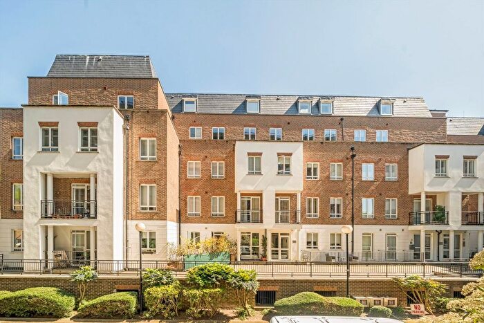 1 Bedroom Flat For Sale In Devonhurst Place, Chiswick, W4