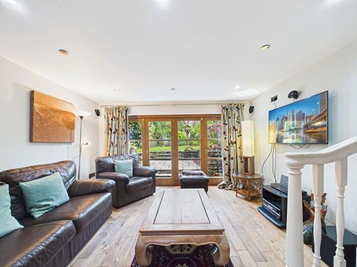 3 Bedroom Terraced House To Rent In Church Road, Easton-in-gordano, BS20