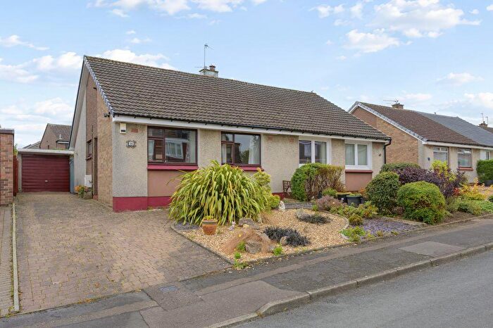 2 Bedroom Semi-Detached Bungalow For Sale In Heather Grove, Dunfermline, KY11