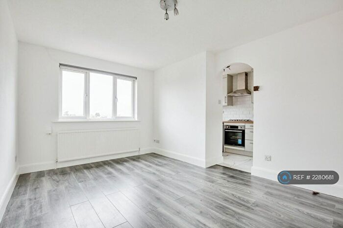 1 Bedroom Flat To Rent In Cornmow Drive, London, NW10