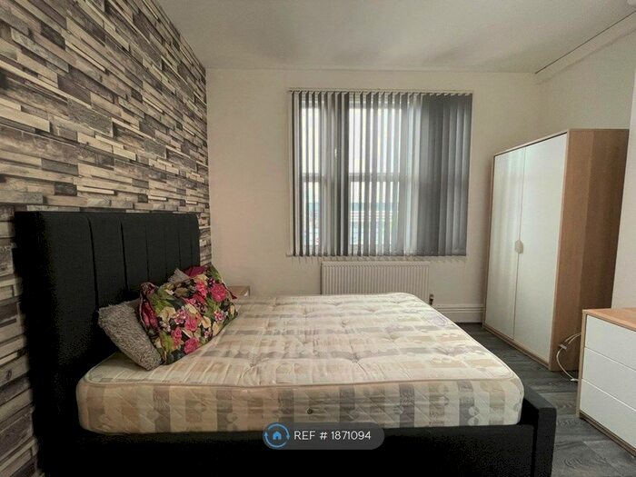 3 Bedroom Maisonette To Rent In Chesterfield Road, Sheffield, S8