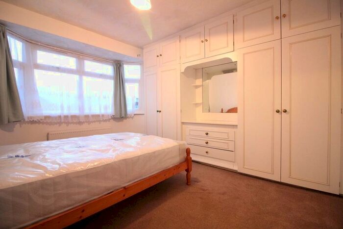 3 Bedroom Property To Rent In Francis Road, Perivale, Greenford, UB6