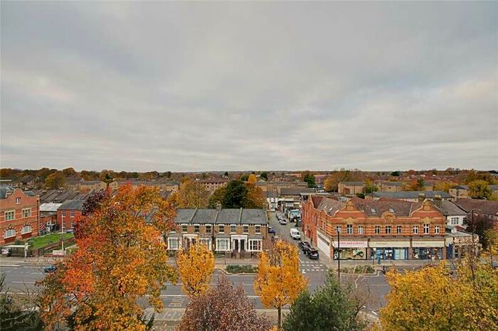 2 Bedroom House To Rent In Fore Street, Edmonton, N9