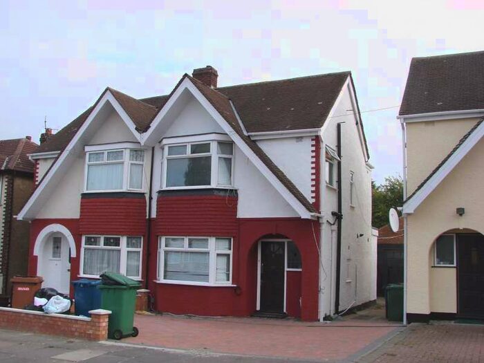 3 Bedroom Property To Rent In Aldridge Avenue, Stanmore, Greater London HA7