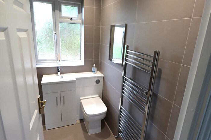 2 Bedroom End Of Terrace House To Rent In Kingsley Meadows, SS12