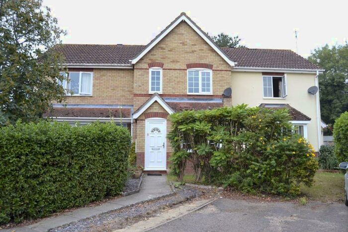 3 Bedroom House To Rent In Leavenheath, CO6