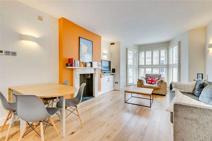 2 Bedroom Flat To Rent In Hannington Road, London, SW4