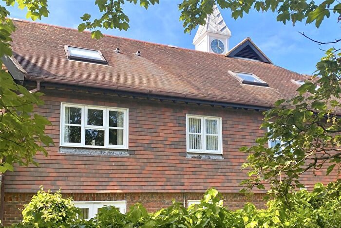 2 Bedroom Apartment For Sale In Monmouth Court, Lymington, Hampshire, SO41