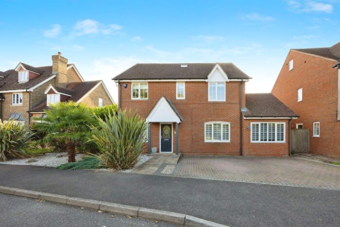 5 Bedroom Detached House For Sale In Dexter Close, Kennington, Ashford, TN25