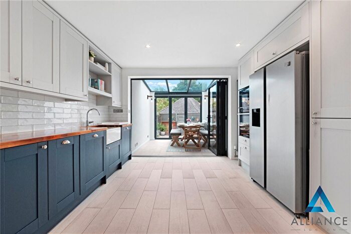 3 Bedroom Semi Detached House For Sale In Spirit Quay, London, E1W