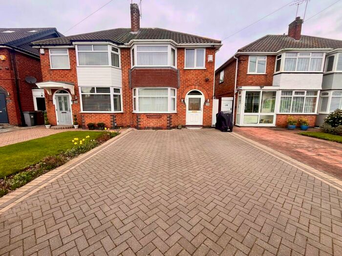 3 Bedroom Semi-Detached House To Rent In Wyckham Road, Birmingham, B36