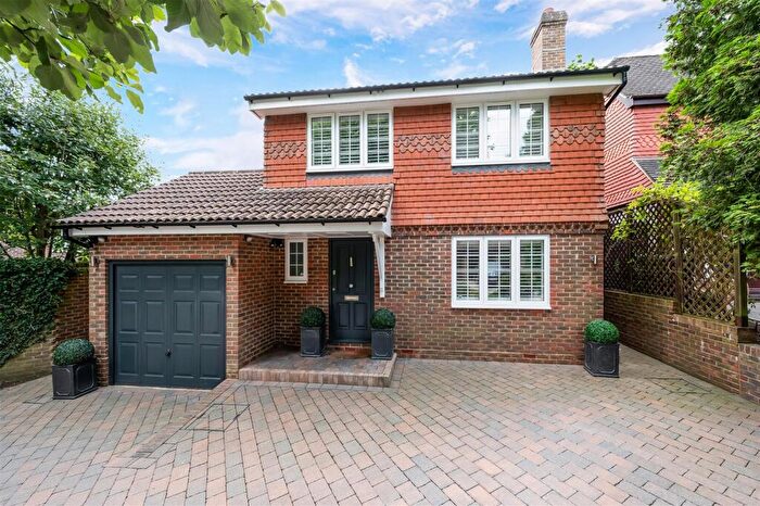 5 Bedroom Detached House For Sale In Ellington Way, Epsom, KT18