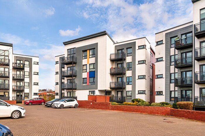 2 Bedroom Flat For Sale In Shuna Crescent, Glasgow, G20