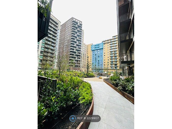 Studio To Rent In Seagull Lane, London, E16