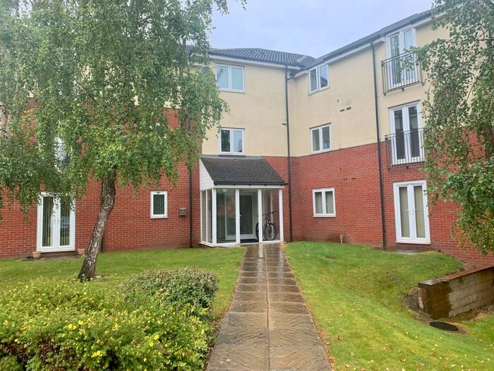 2 Bedroom Flat To Rent In High Street, Shirley, Solihull, B90