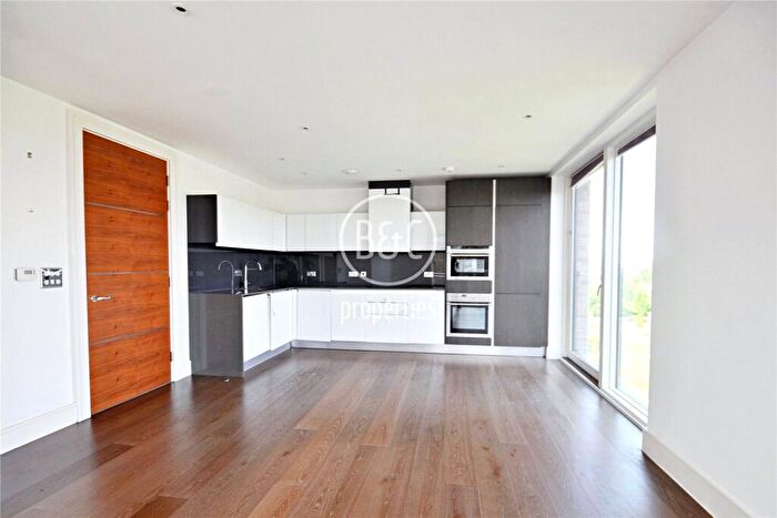 3 Bedroom Apartment For Sale In Tizzard Grove, Kidbrooke Village, London, SE3
