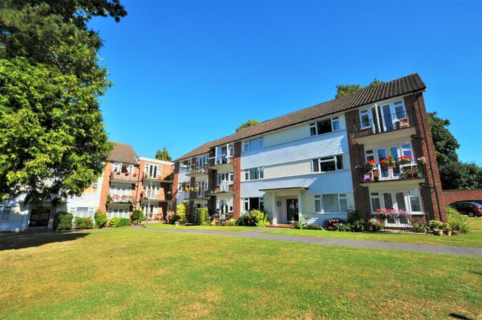 2 Bedroom Apartment To Rent In Lindfield Gardens, Guildford, Surrey, GU1