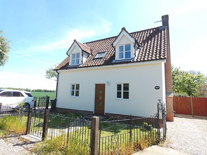 3 Bedroom Detached House To Rent In East Church Street, Kenninghall, NR16