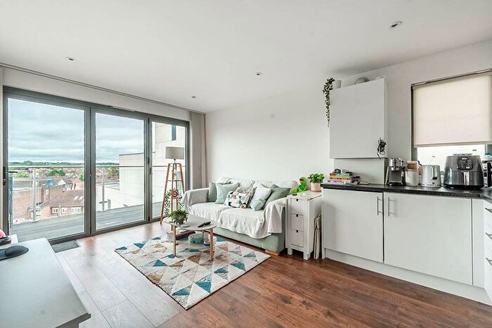 2 Bedroom Flat To Rent In Rayners Lane, Rayners Lane, Harrow, HA2