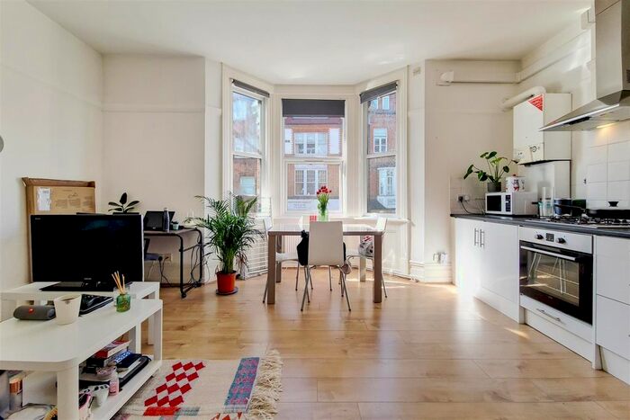 1 Bedroom Flat To Rent In Streatham High Road, London, SW16