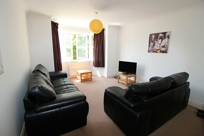 3 Bedroom Flat To Rent In St Albans Road, Bournemouth, BH8