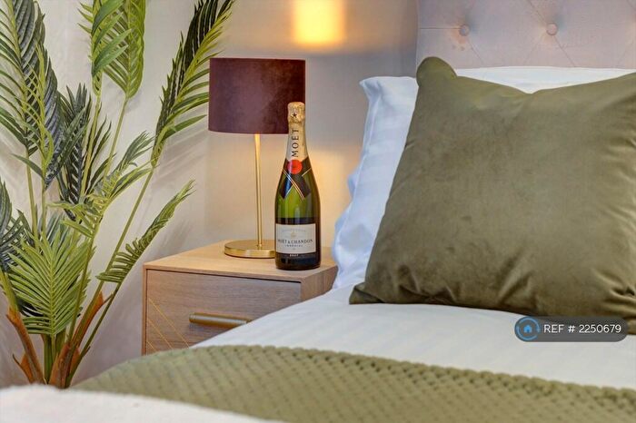 2 Bedroom Maisonette To Rent In Becketts Park Drive, Leeds, LS6