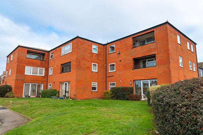 2 Bedroom Apartment For Sale In Wolsey Gardens, Felixstowe, IP11