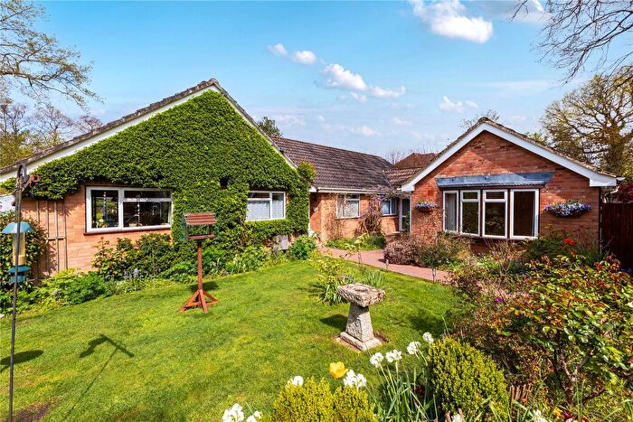 5 Bedroom Bungalow For Sale In Lindford, Hampshire, GU35