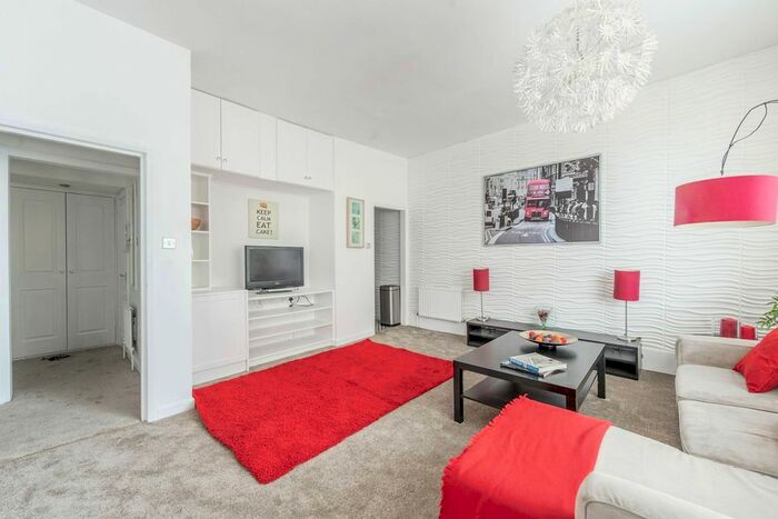 1 Bedroom Flat To Rent In Trebovir Road, Earls Court, London, SW5