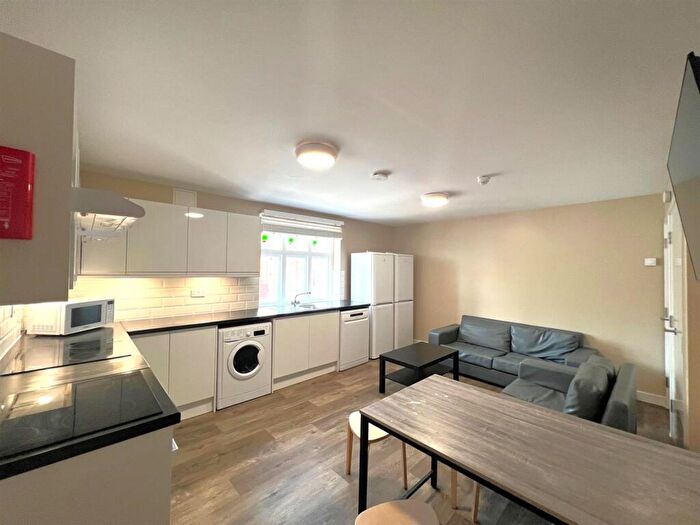 6 Bedroom House To Rent In Stokes Croft, St Pauls, Bristol, BS1