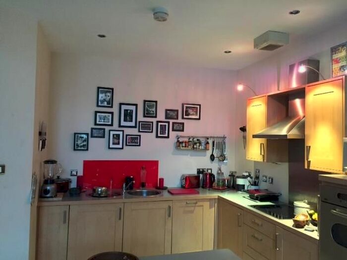2 Bedroom Flat To Rent In Turnbull Street, Glasgow, G1