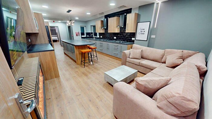 7 Bedroom House To Rent In Alton Road, Selly Oak, Birmingham, B29