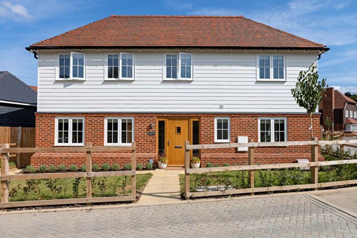 5 Bedroom Detached House For Sale In Roundwell Park, Bearsted, Maidstone, ME14