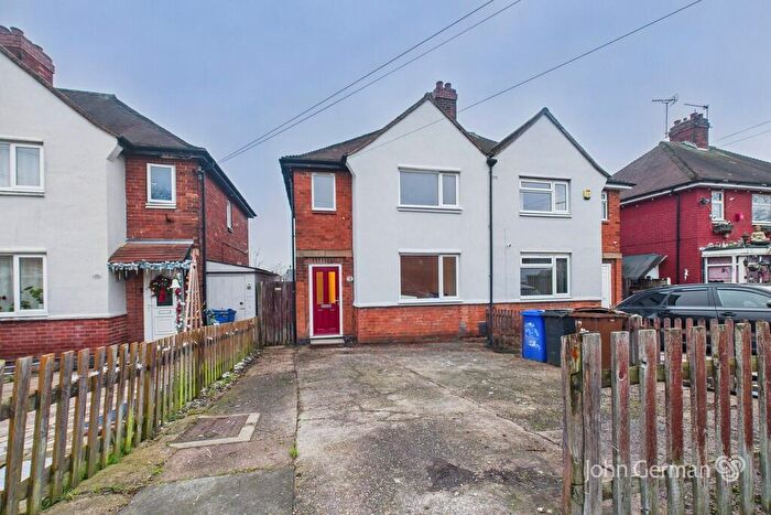 3 Bedroom Semi-Detached House For Sale In Devon Close, Stapenhill, DE15