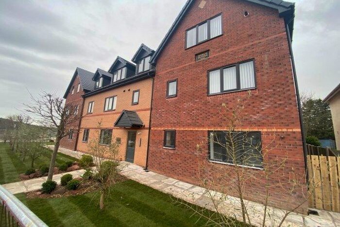 2 Bedroom Flat To Rent In Bolton Road East, Wirral, CH62