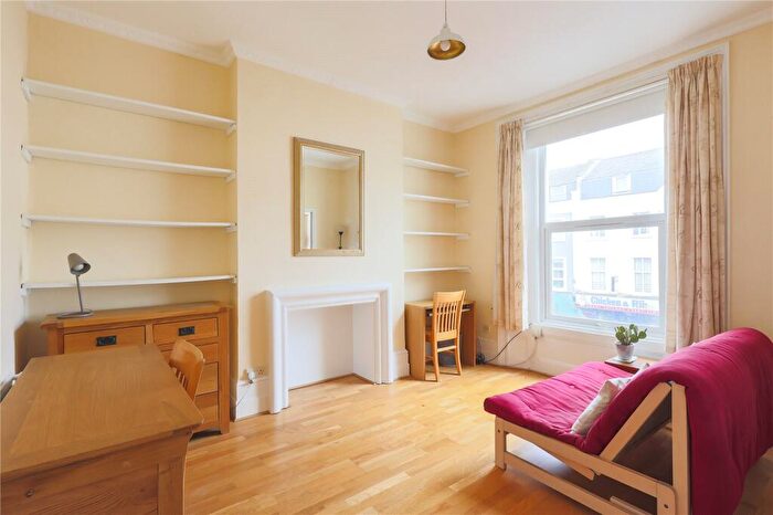 1 Bedroom Apartment To Rent In Brecknock Road, Islington, London, N7