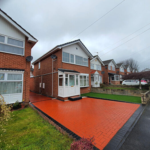 3 Bedroom Detached House To Rent In Green Hill Chase, Leeds, West Yorkshire, LS12