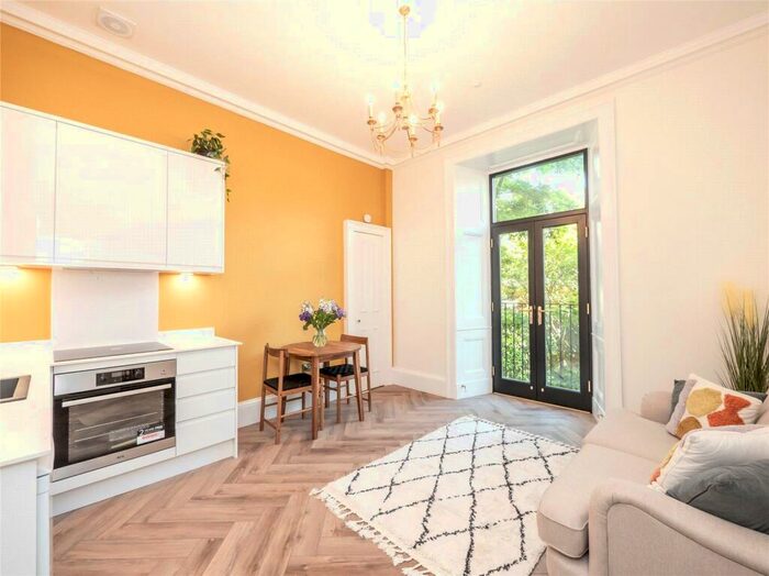2 Bedroom Flat To Rent In Dean Park Street, Edinburgh, EH4