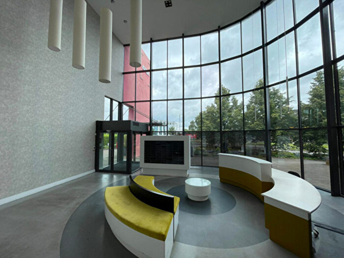 1 Bedroom Flat For Sale In Atria House, Bath Road, Slough, SL1